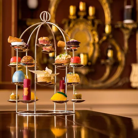 Waldorf Astoria 5*