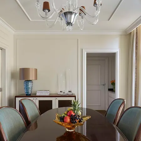 Waldorf Astoria Szálloda 5*