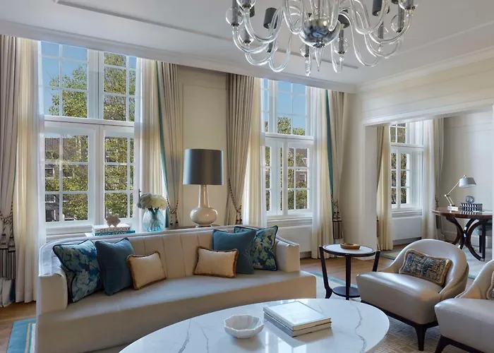 Отель Waldorf Astoria