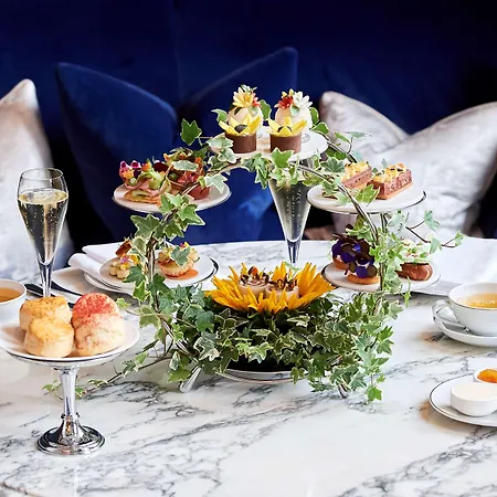 Waldorf Astoria 5* Amszterdam