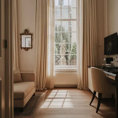 Waldorf Astoria Hotel 5*