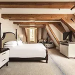 Отель Waldorf Astoria 5*