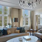 Отель Waldorf Astoria